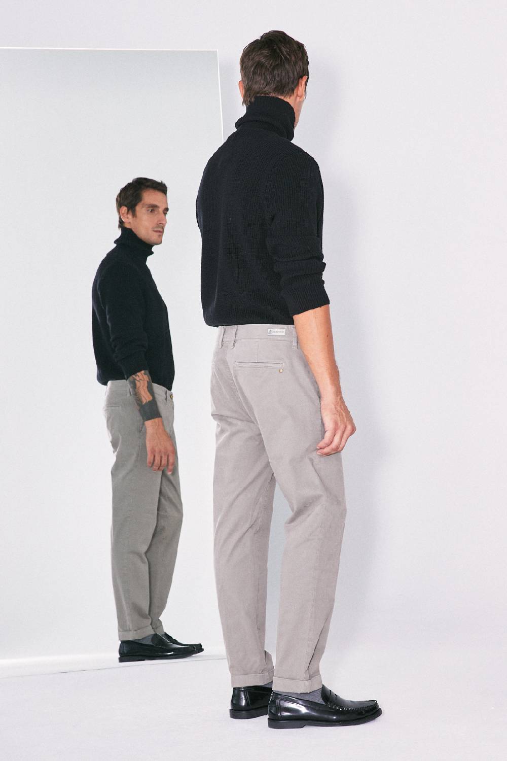 Jeckerson Chino In Raso Stretch Con Risvolto