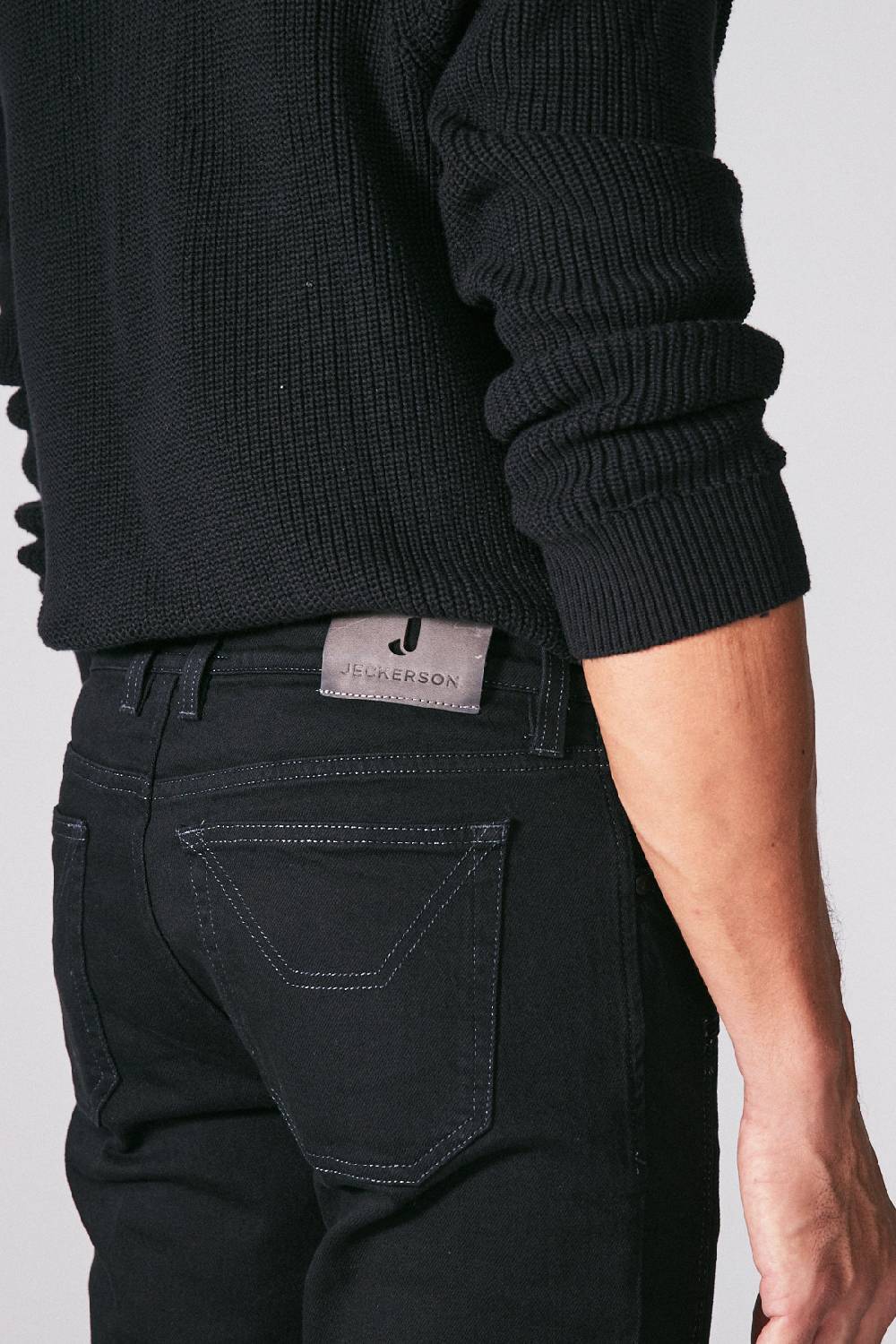 Jeckerson Pantalone 5 Tasche In Denim Nero Rinse Con Toppa In Alcantara®