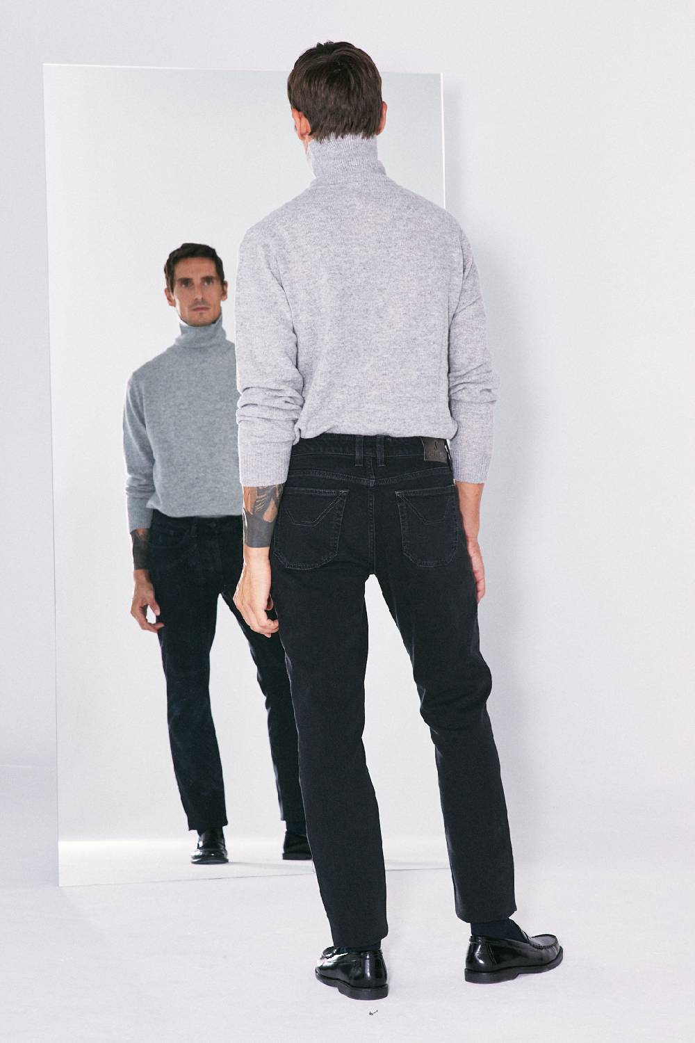 Jeckerson Pantalone 5 Tasche In Denim Nero Rinse Con Toppa In Tono