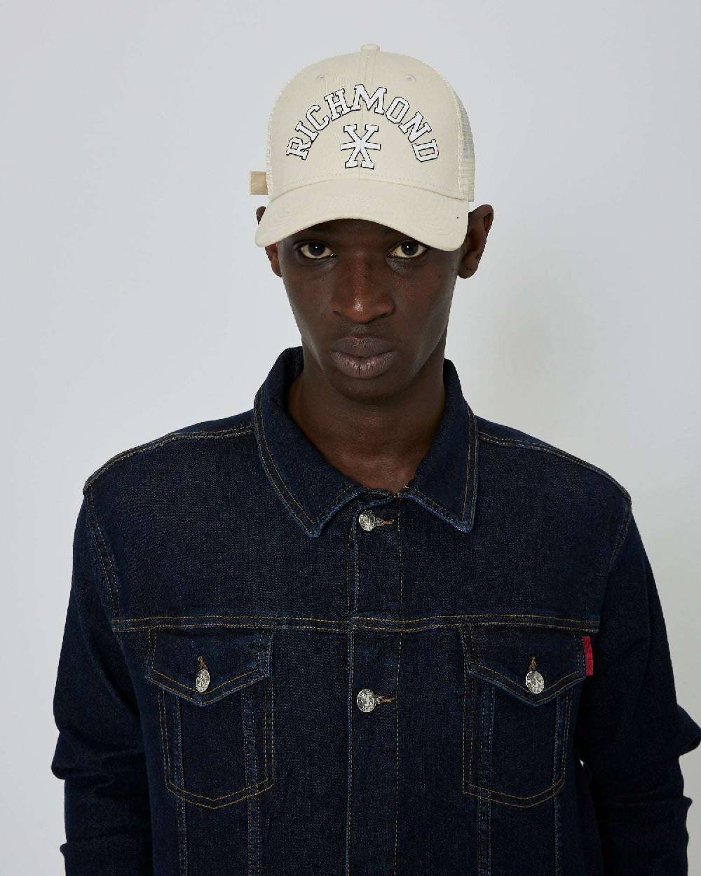 John Richmond Berretto Con Logo Ricamato Sul Davanti