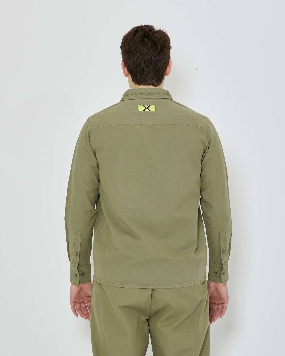 John Richmond Camicia Con Etichetta Logata Sul Retro