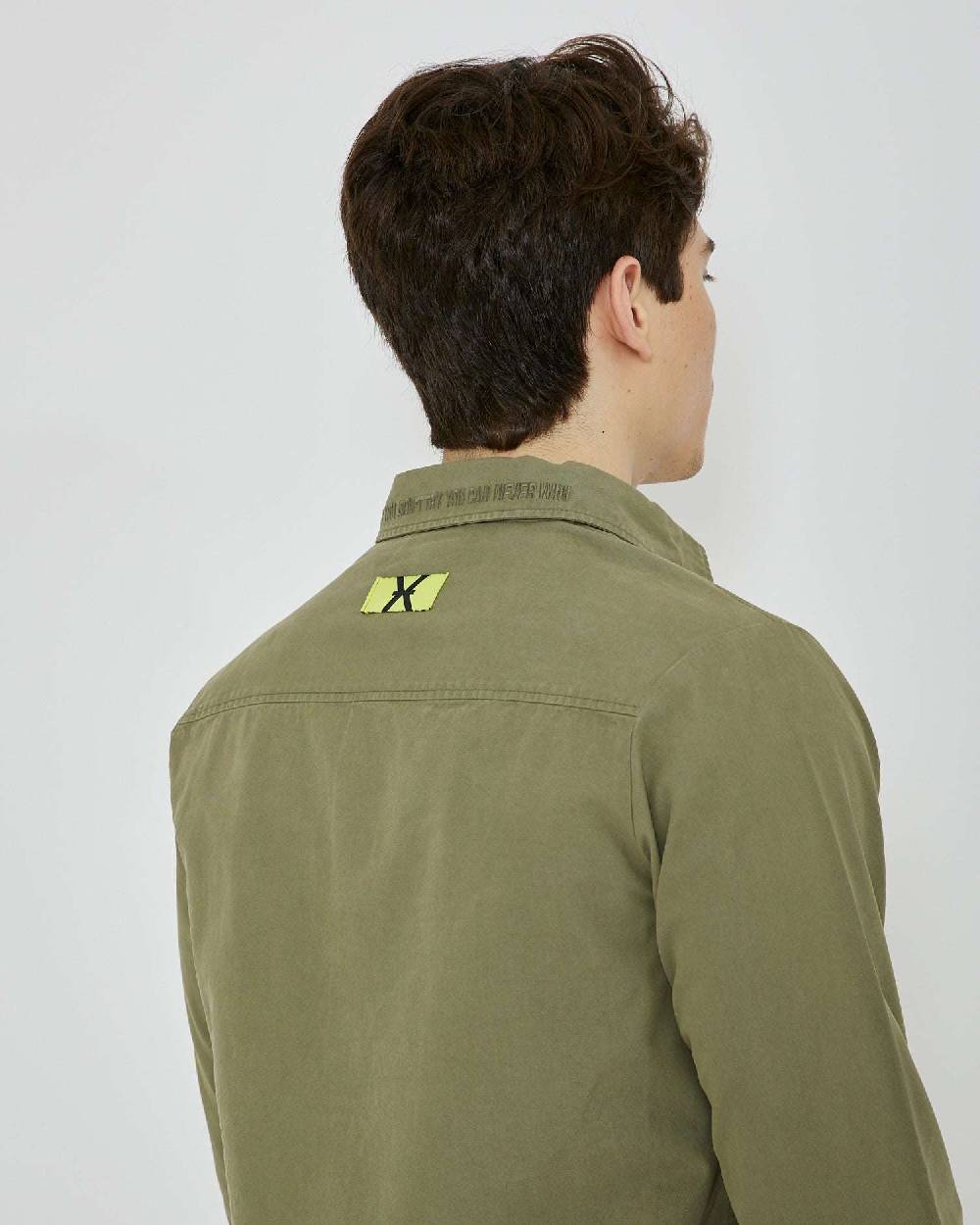 John Richmond Camicia Con Etichetta Logata Sul Retro