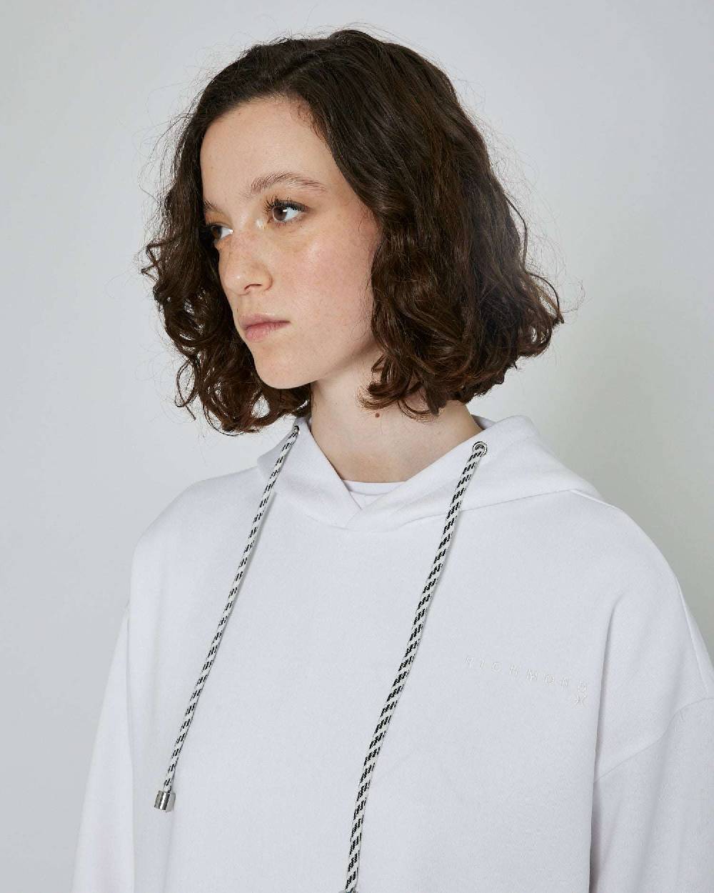 John Richmond Felpa Crop Con Cappuccio E Logo Ricamato Tone Sur Tone