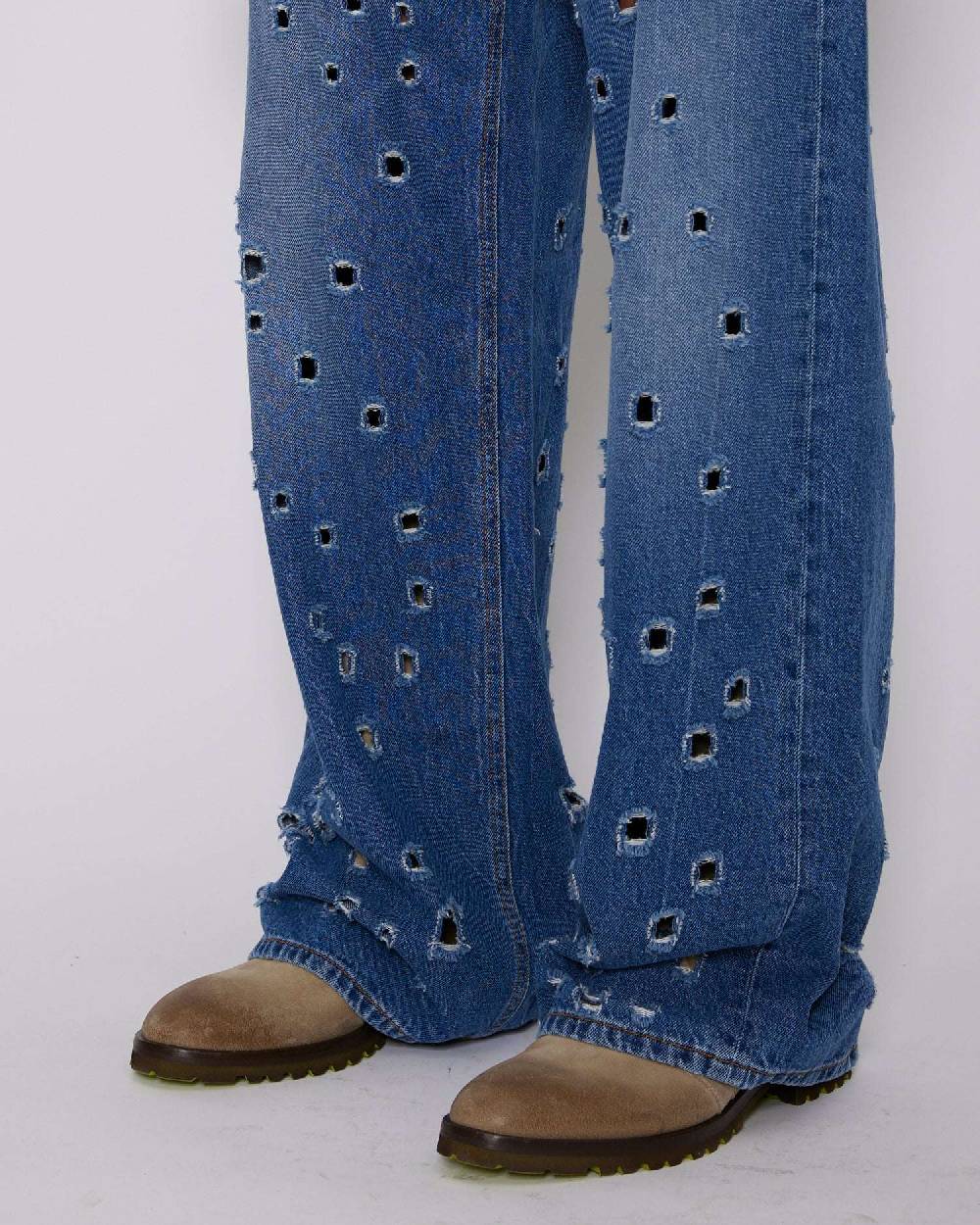 John Richmond Jeans Gamba Larga Con Fori Metallici Sul Davanti