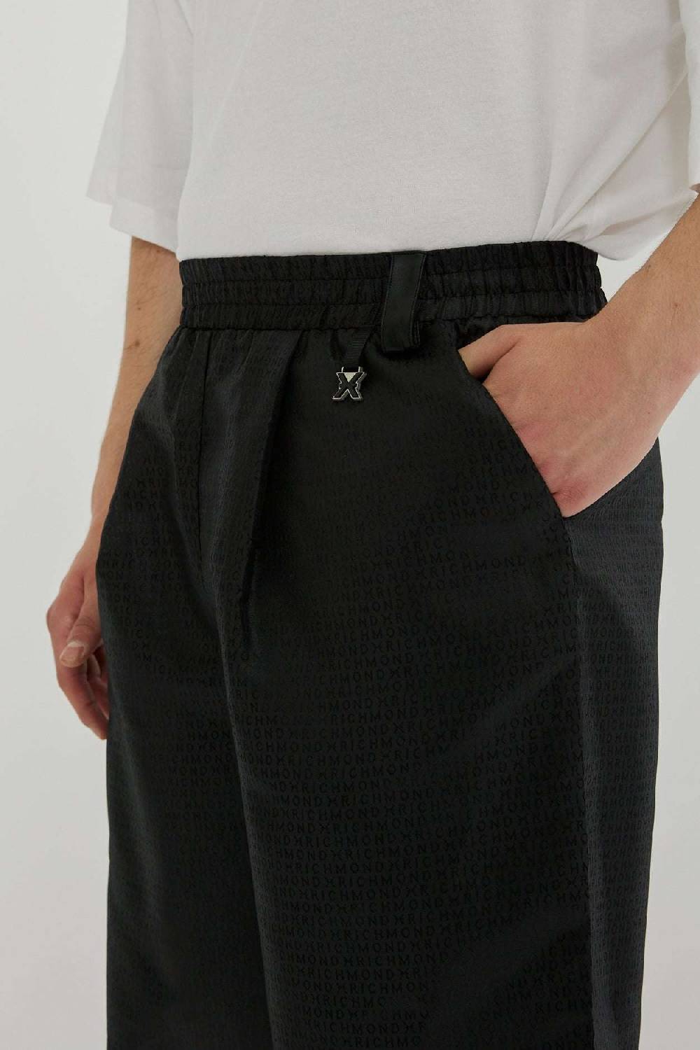 John Richmond Bermuda Con Logo Tone Sur Tone