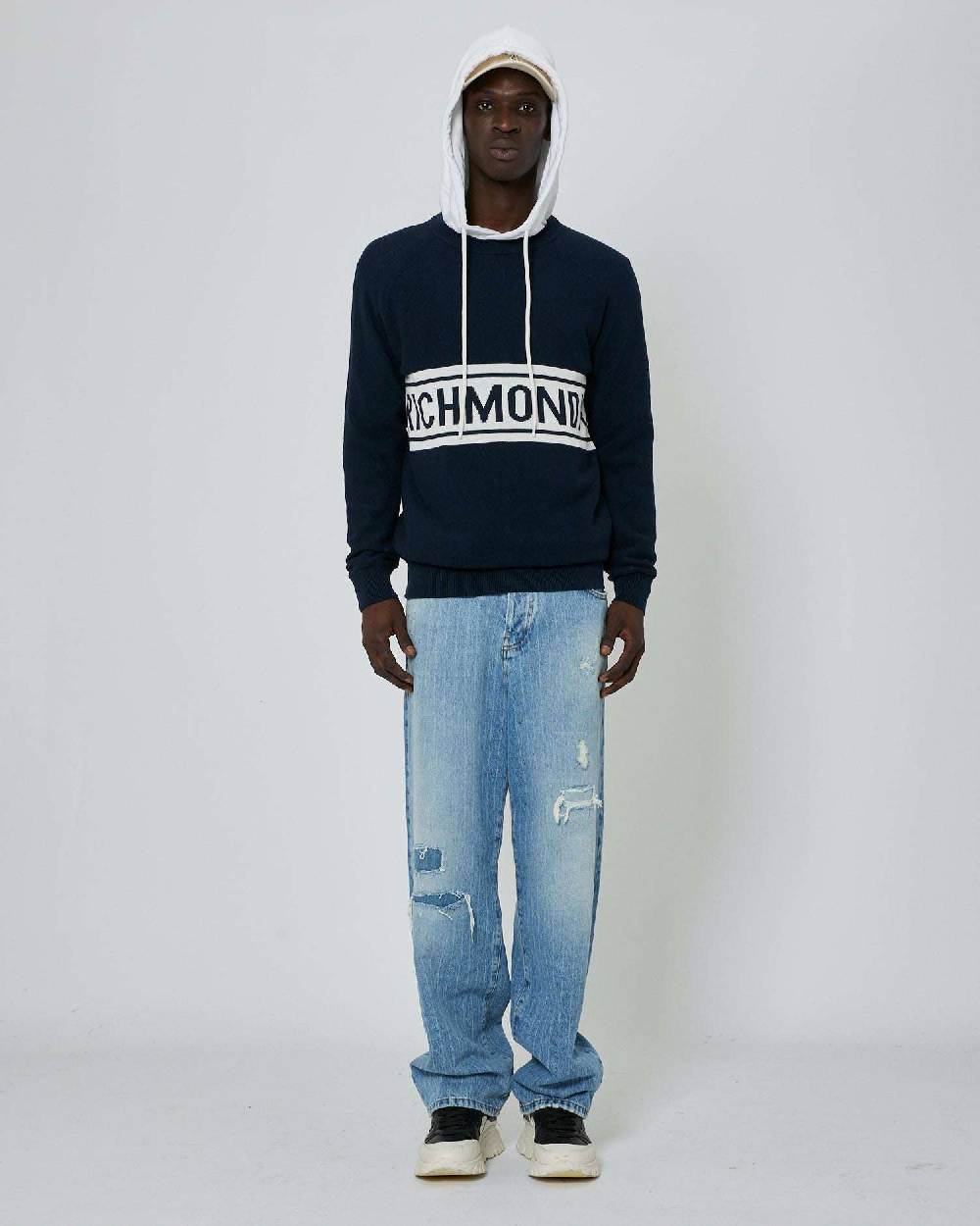 John Richmond Maglia bicolor con logo impresso sul davanti