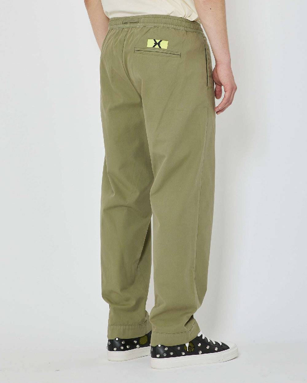 John Richmond Pantaloni Con Etichetta Logata Sul Retro