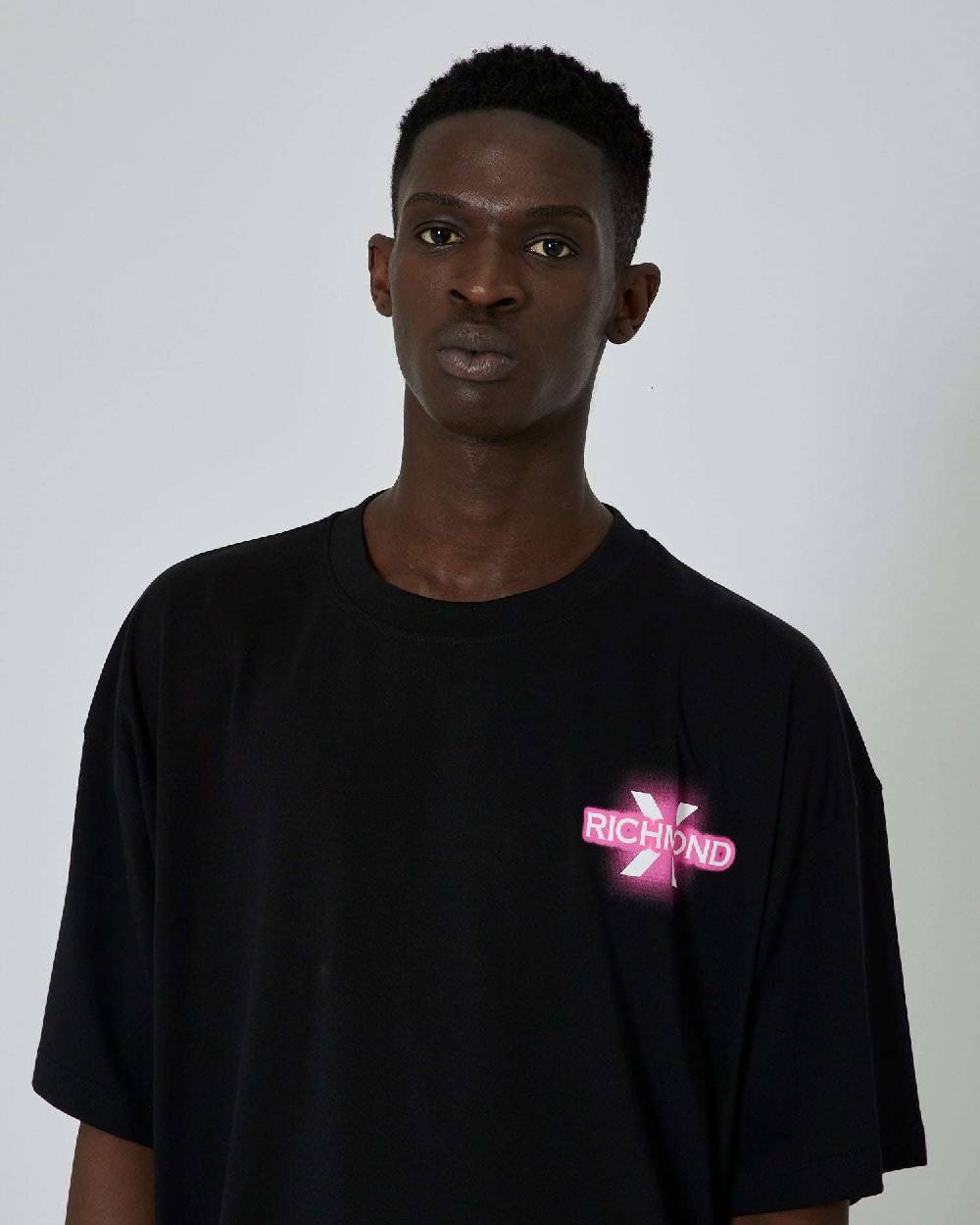 John Richmond T-shirt Con Grafica Applicata Sul Retro E Logo Impresso Sul Davanti