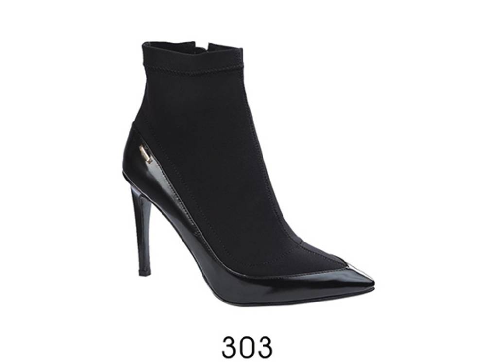 Kiss KrissAI 016/017 – Art.303