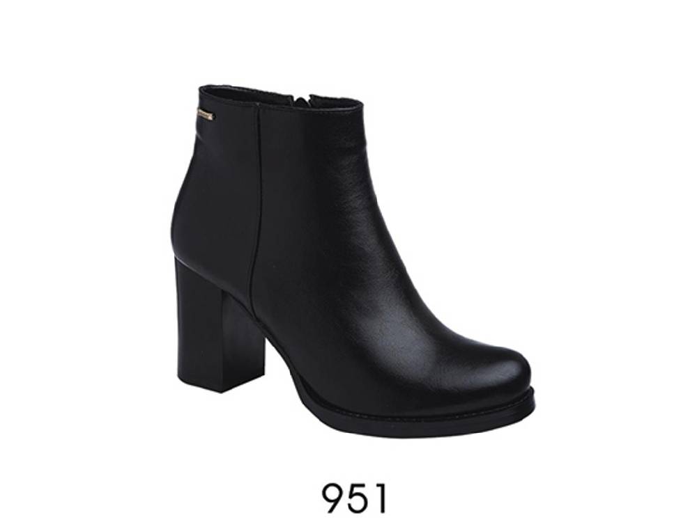 Kiss KrissAI 016/017 – Art.951