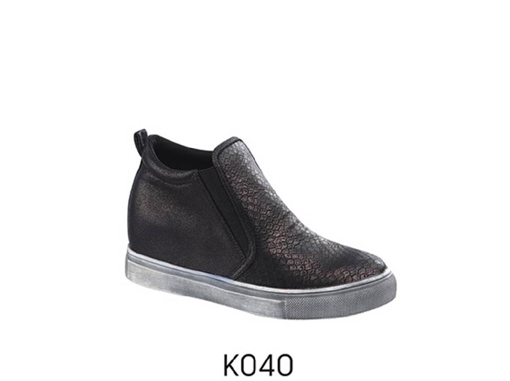 Kiss KrissAI 016/017 – Art.K040