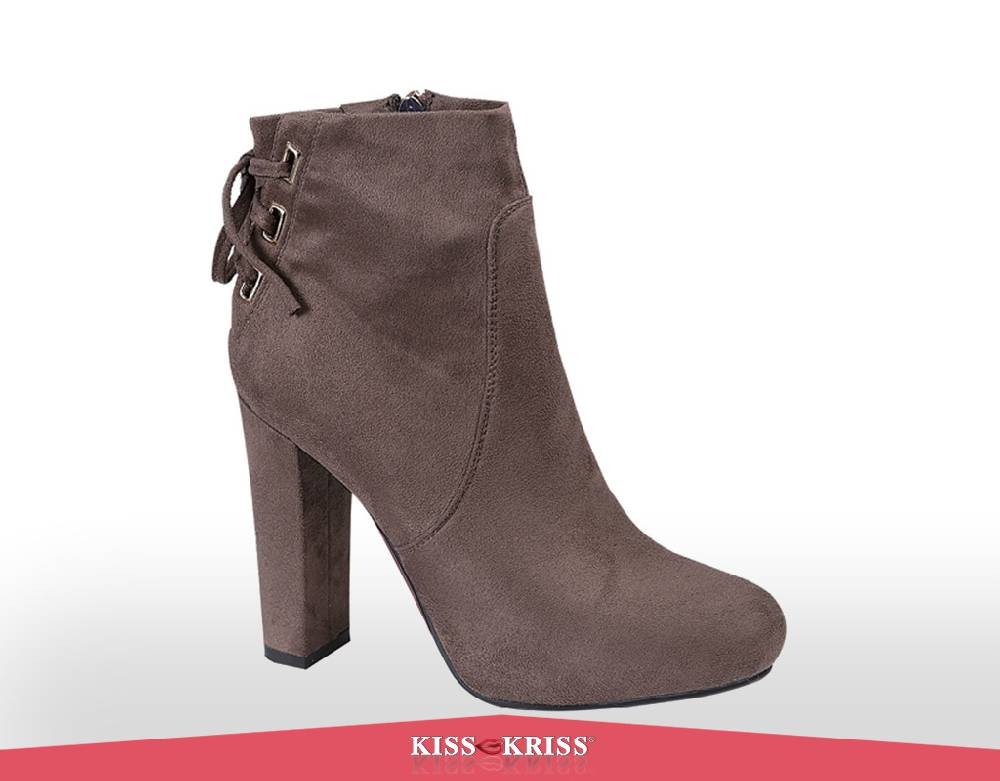 Kiss KrissAI 017/018 – Art. 700