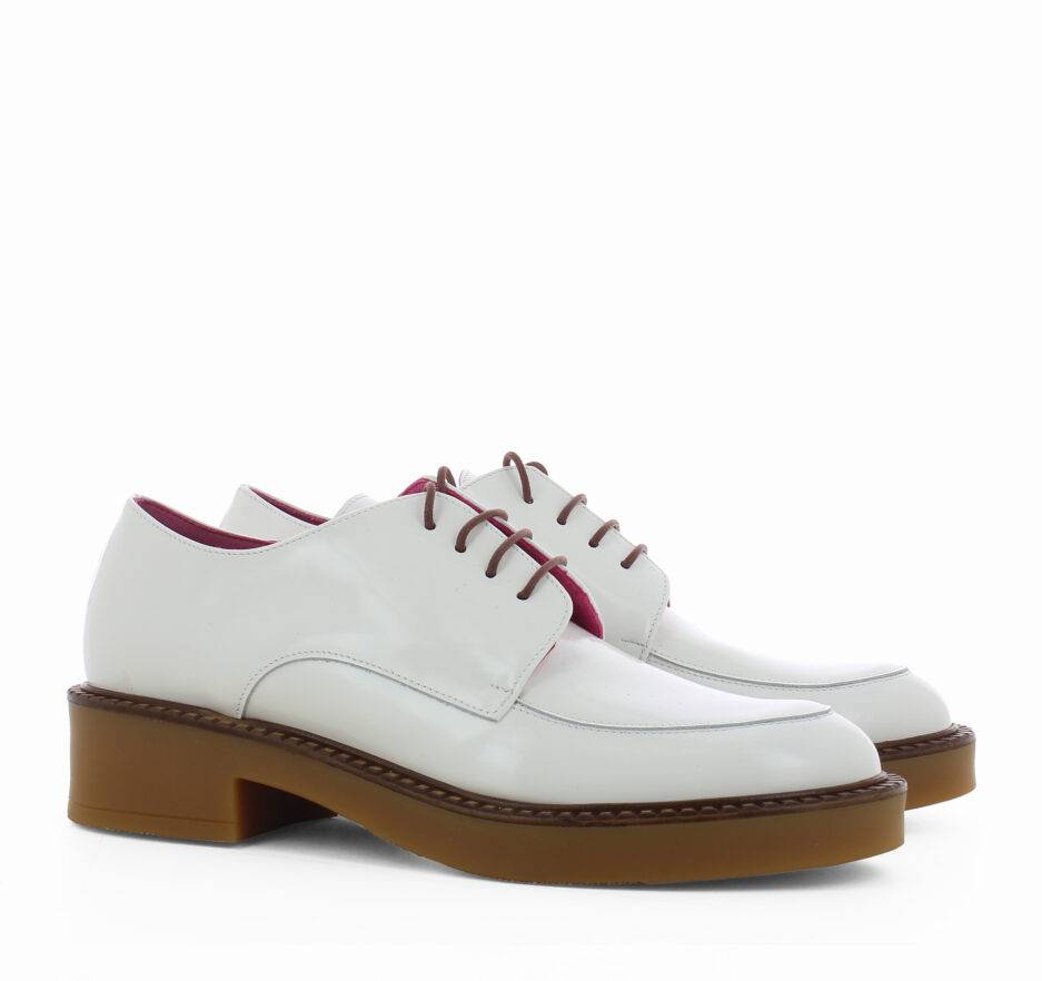 Le Babe MOCASSINI ALLACCIATI IN SPAZZOLATO BIANCO