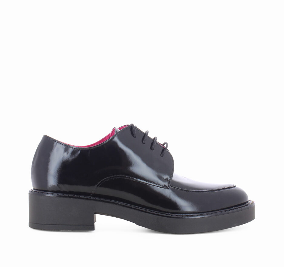 Le Babe MOCASSINI ALLACCIATI IN SPAZZOLATO NERO