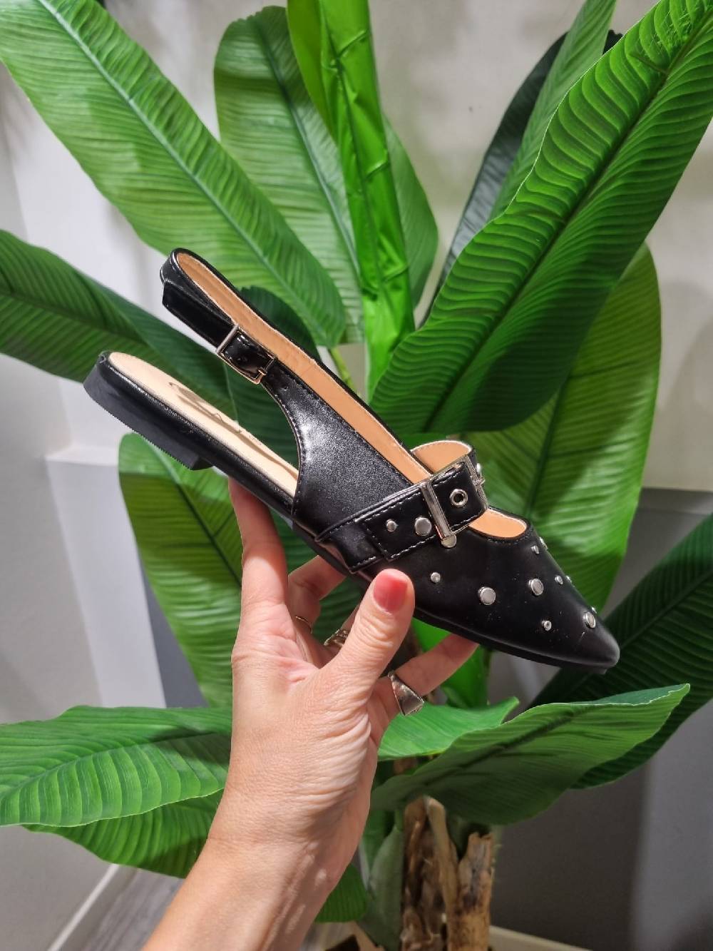 Le Chicche Flat Borchiata