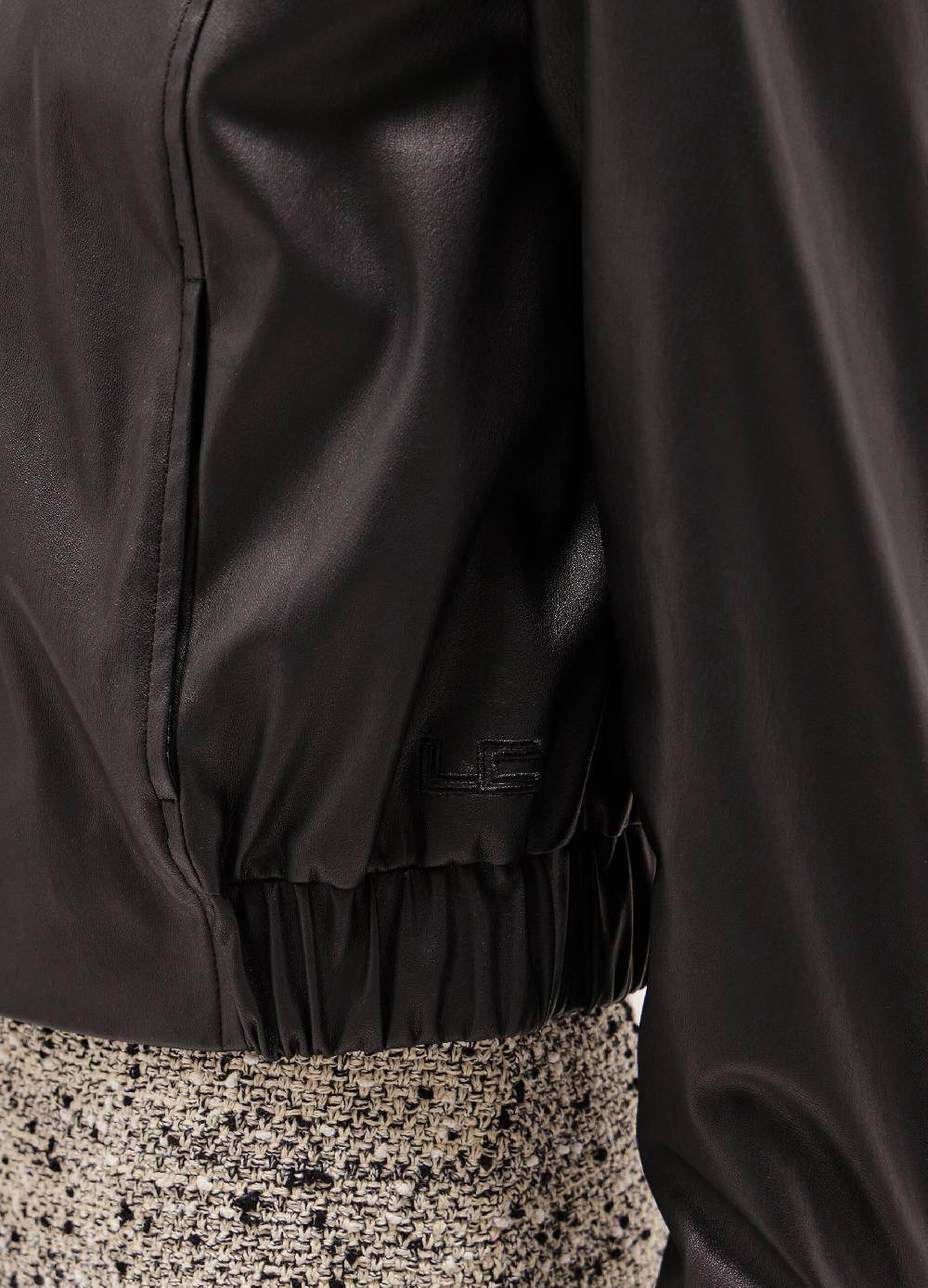 LES COPAINSBomber Cropped In ECOpelle