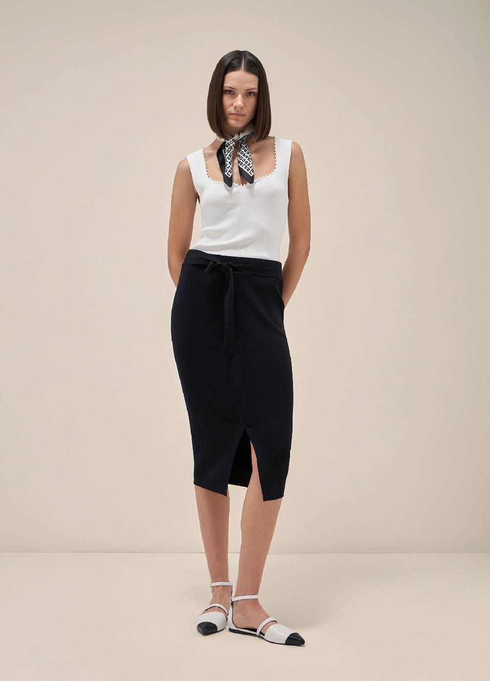 LES COPAINSTop smanicato con scollo