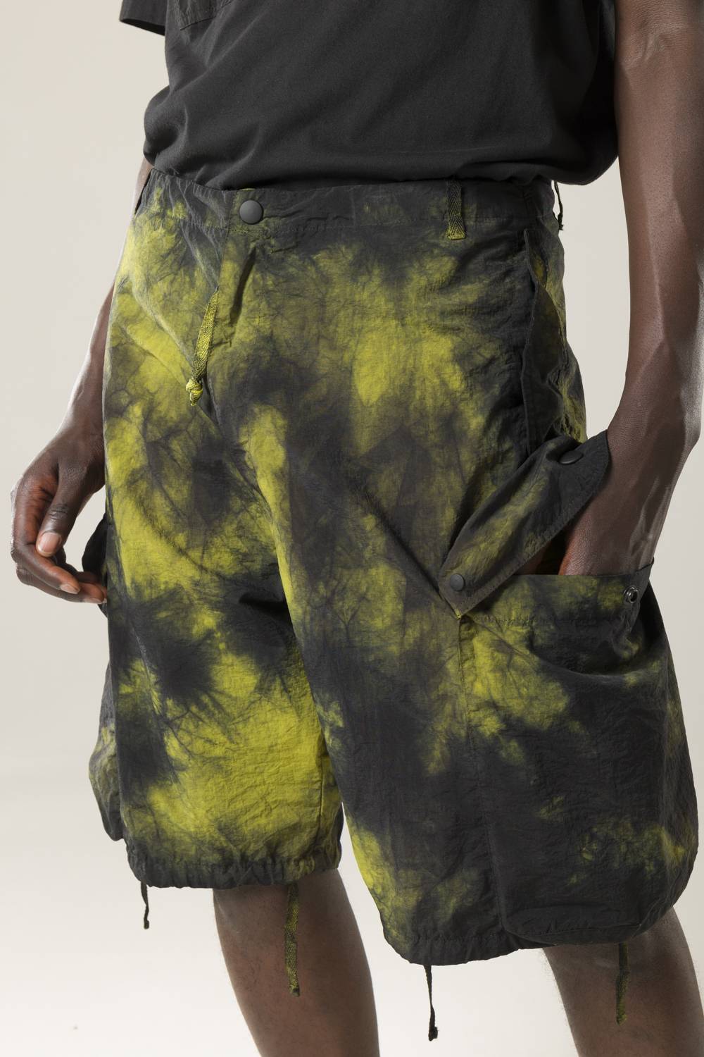 NemeN NMN_E22034P/1_158 [FLOW TIE DYE CARGO SHORT]