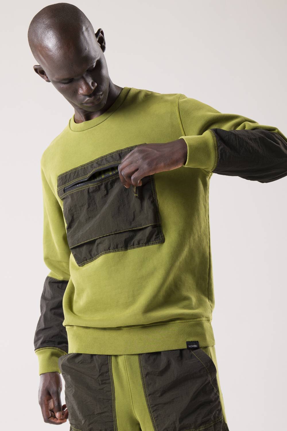 NemeN NMN_E22130F_207 [JYNX CHEST POCKET SWEATSHIRT]