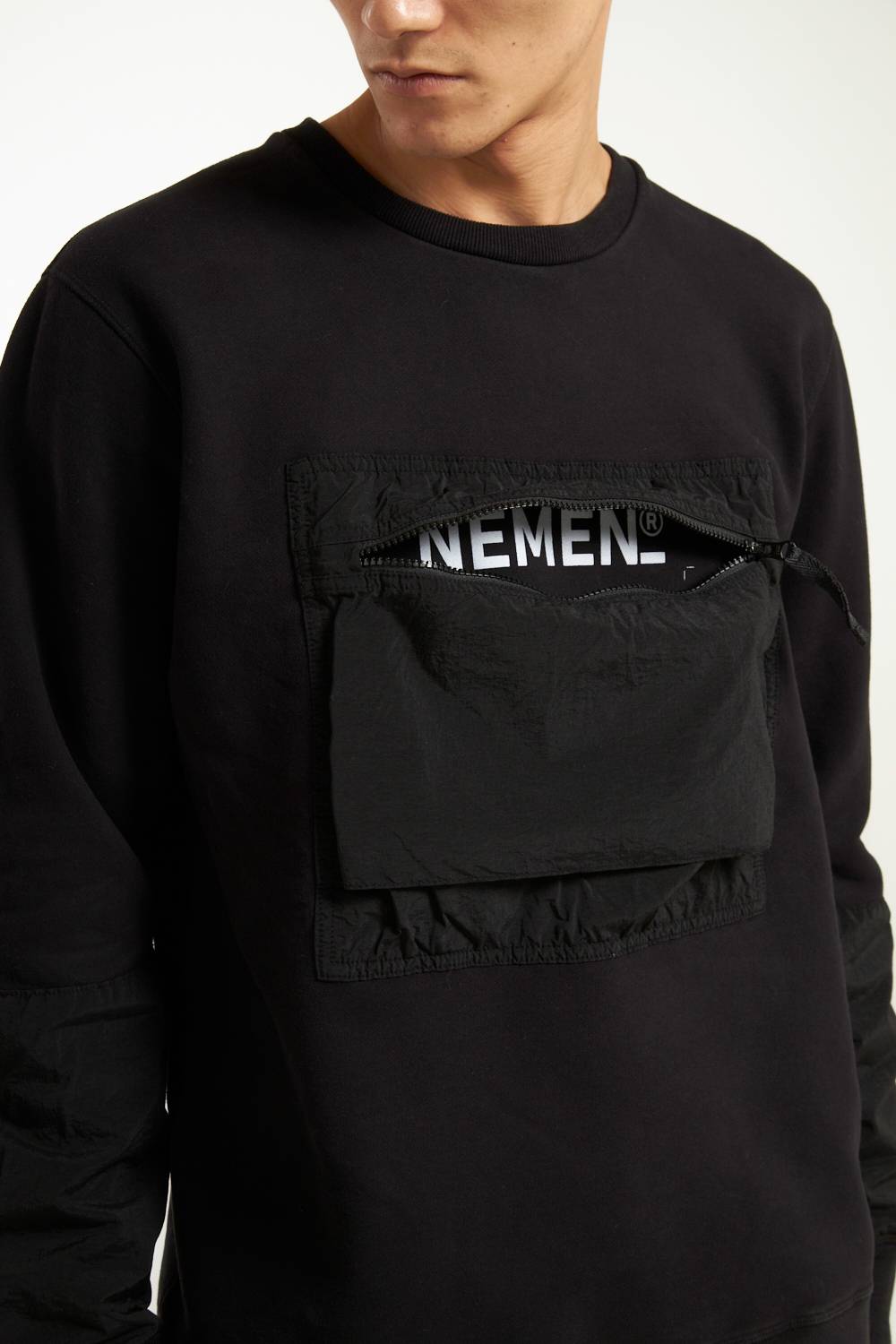 NemeN NMN_E23130F_111 [JYNX – CHEST POCKET ROUNDNECK]