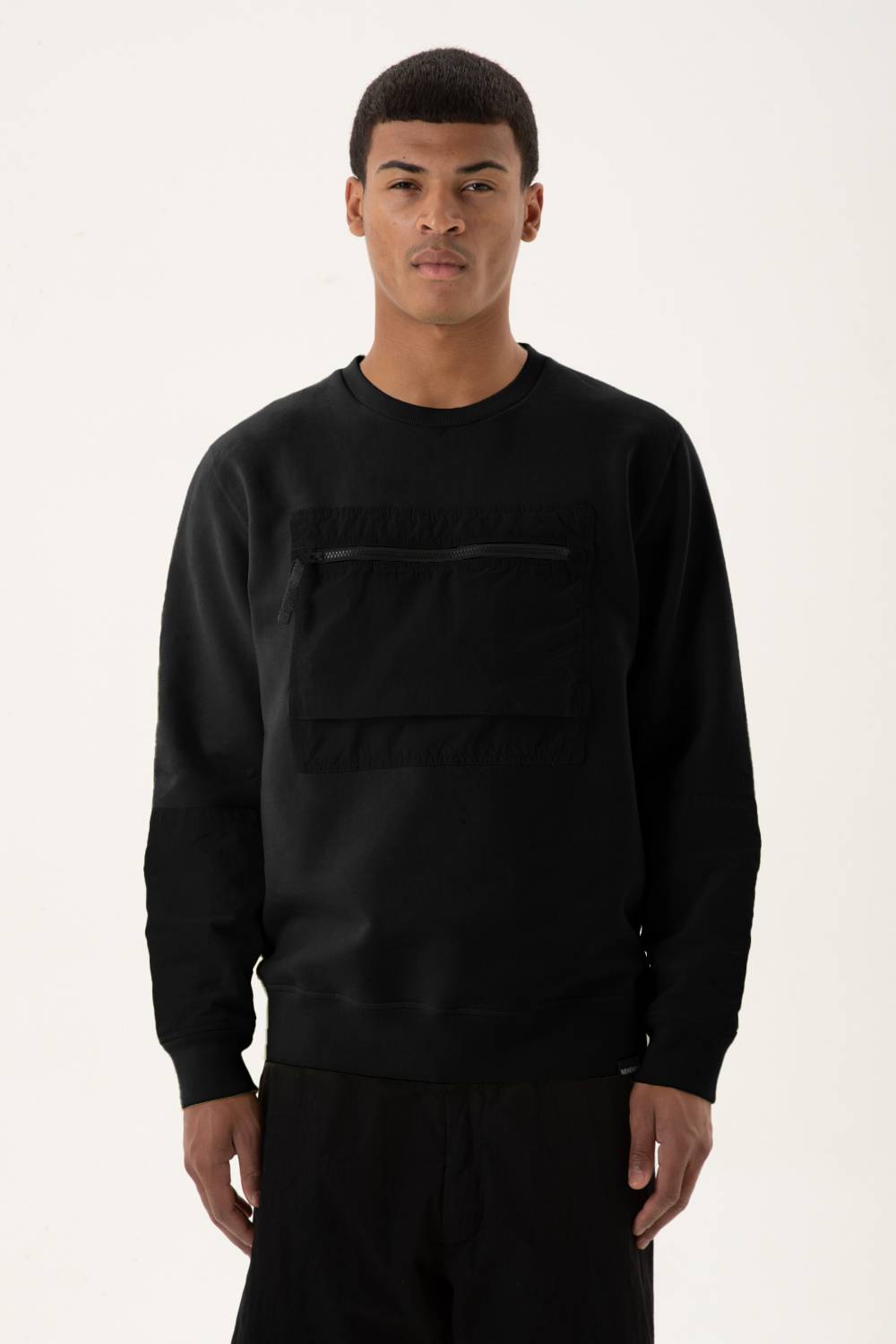 NemeN NMN_E23130F_111 [JYNX – CHEST POCKET ROUNDNECK]