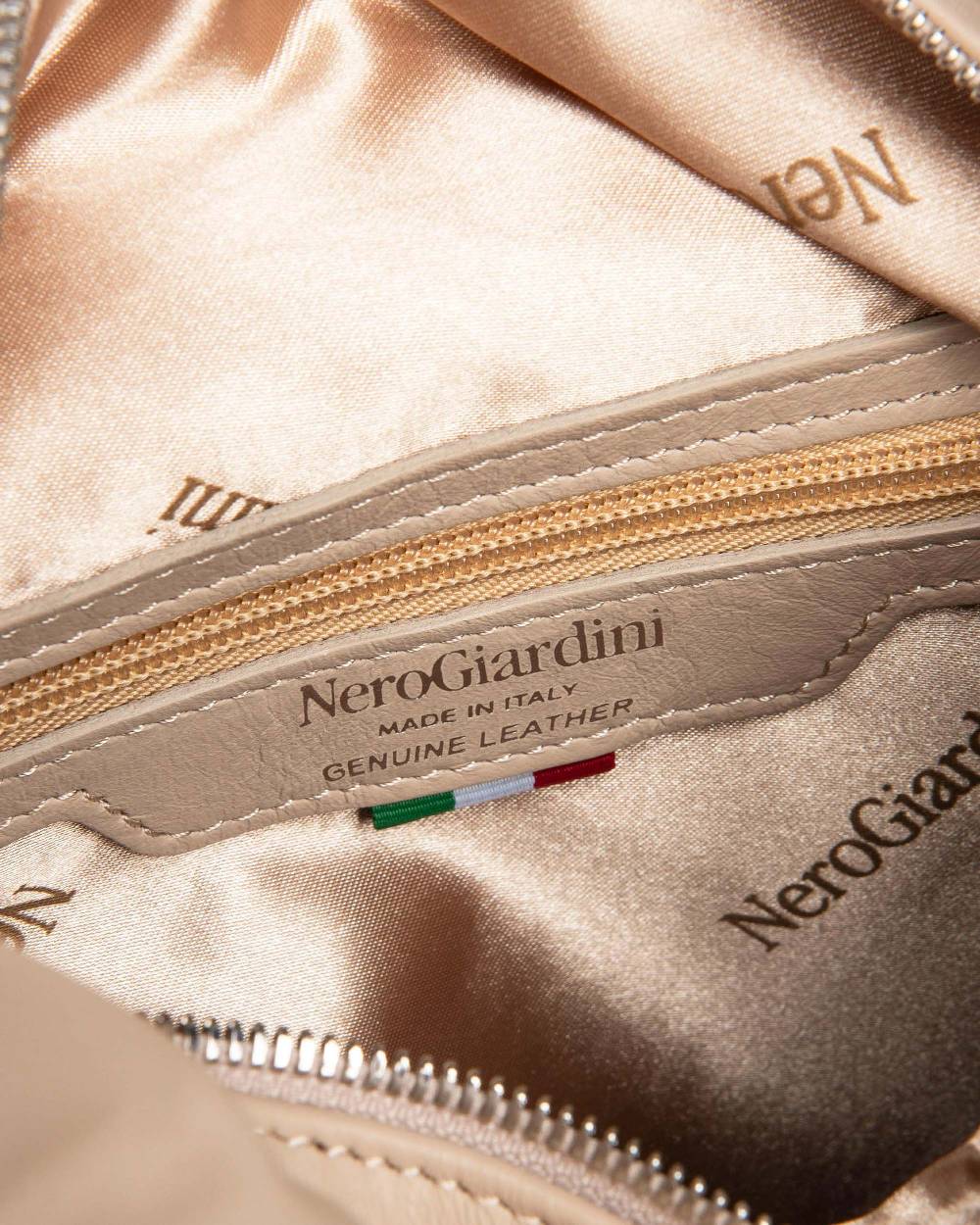 NeroGiardini Art. E443715D