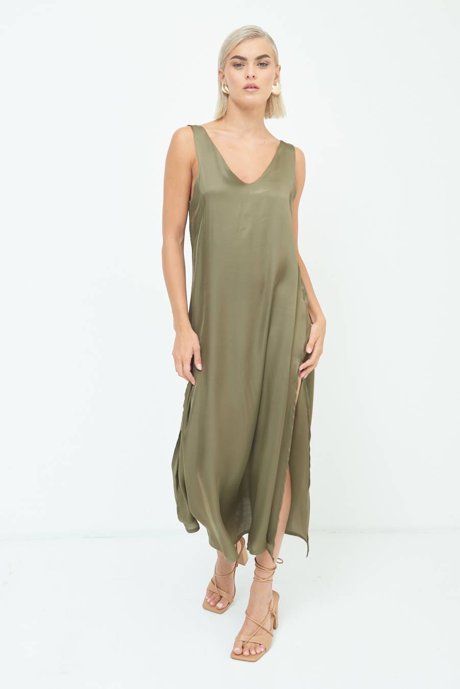 Kikisix ABITO LUNGO SMANICATO CON SPACCHI VERDE MILITARE