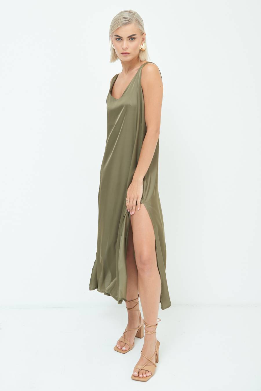 Kikisix ABITO LUNGO SMANICATO CON SPACCHI VERDE MILITARE