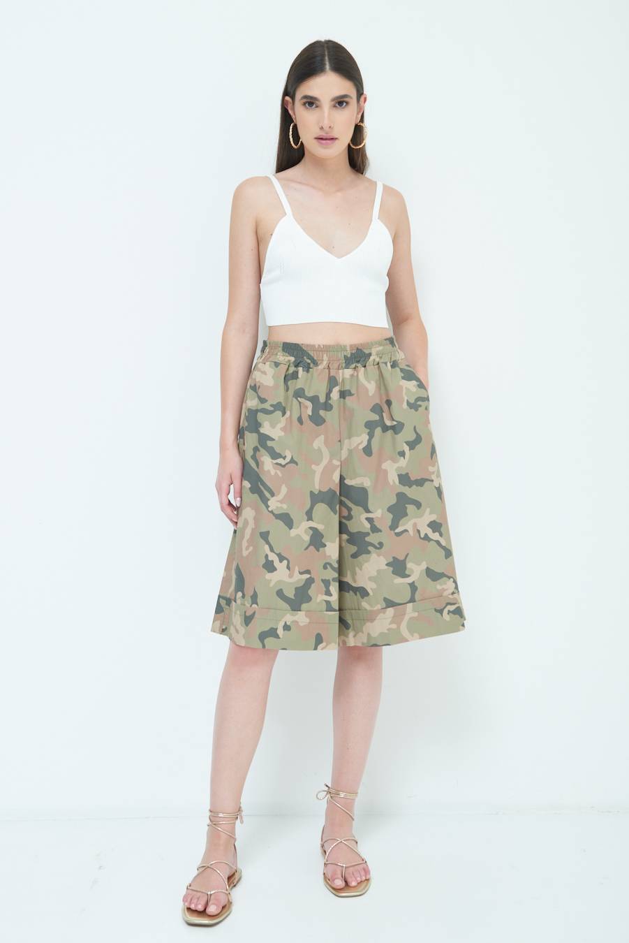 Kikisix BERMUDA CON BALZA CAMOUFLAGE VERDE MILITARE