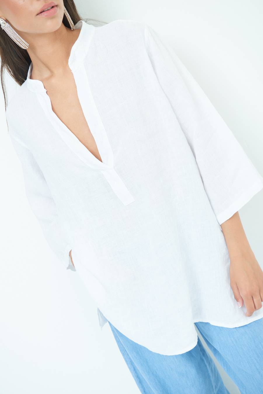 Kikisix CAMICIA COLLO COREANA OVERSIZE CON SPACCHI BIANCO