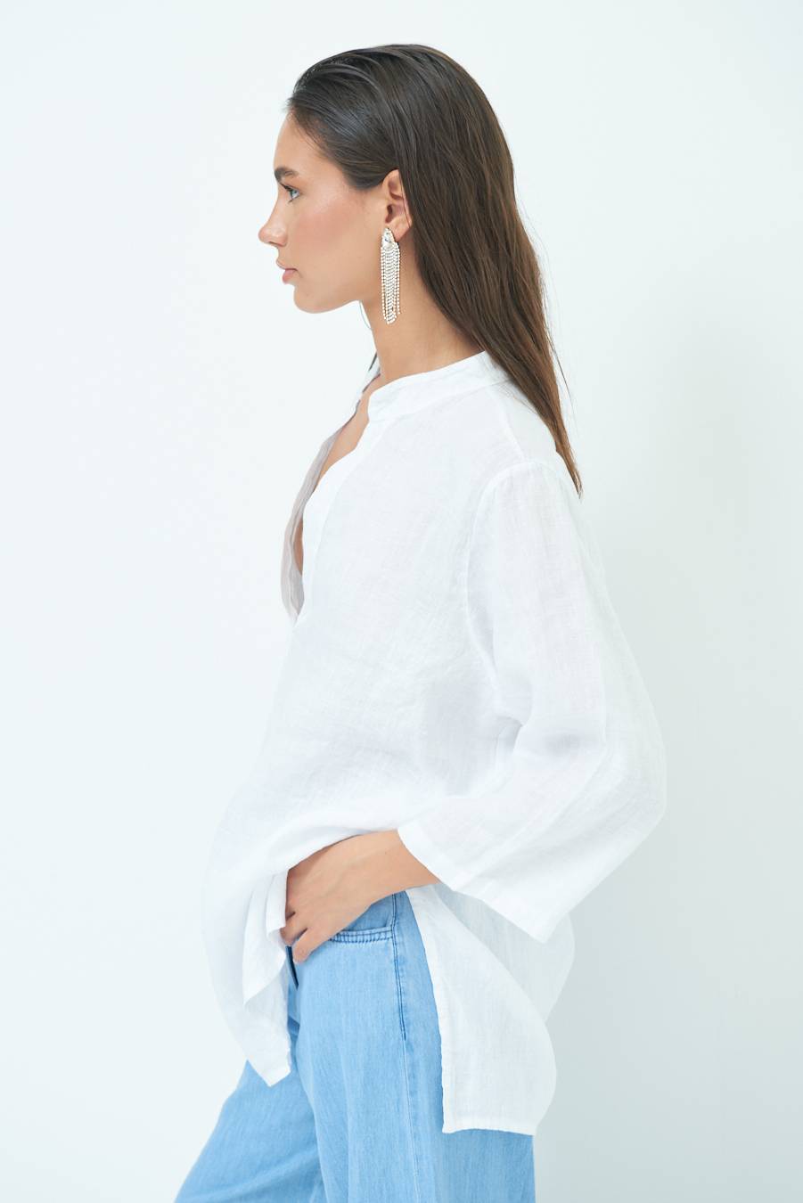 Kikisix CAMICIA COLLO COREANA OVERSIZE CON SPACCHI BIANCO