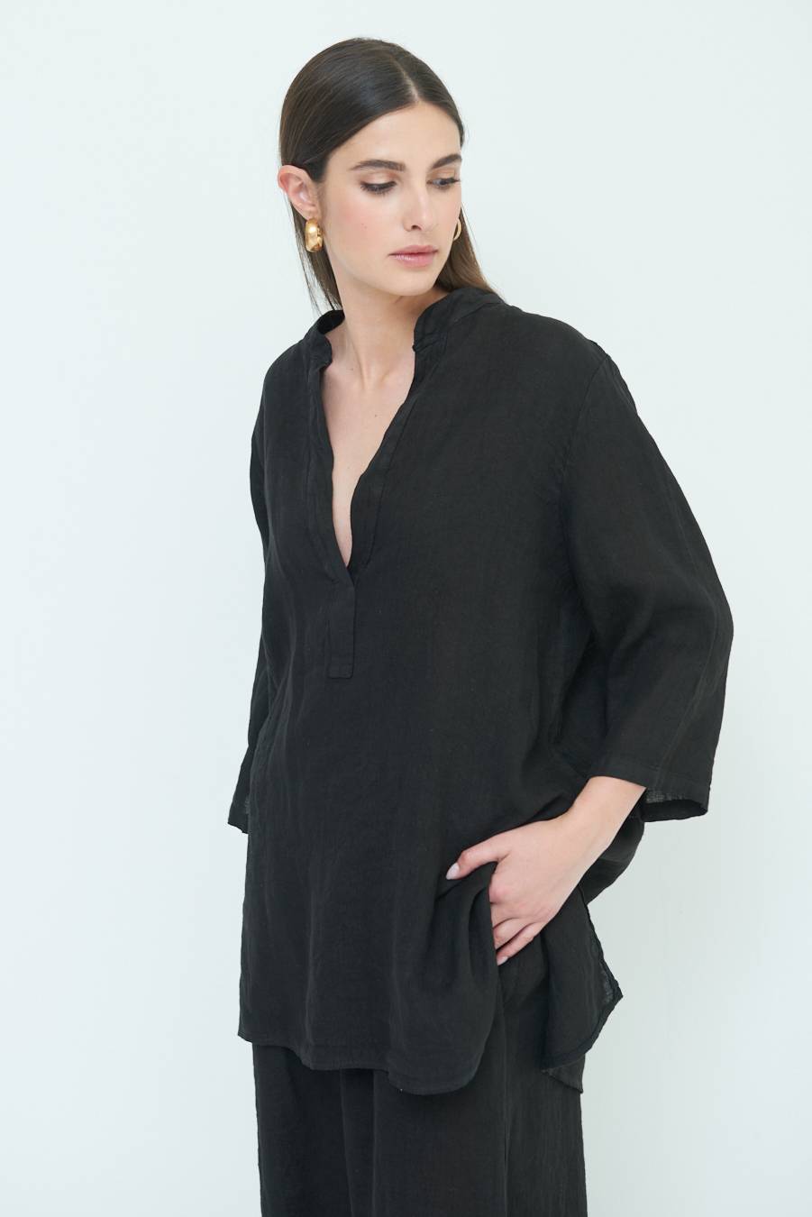 Kikisix CAMICIA COLLO COREANA OVERSIZE CON SPACCHI NERO