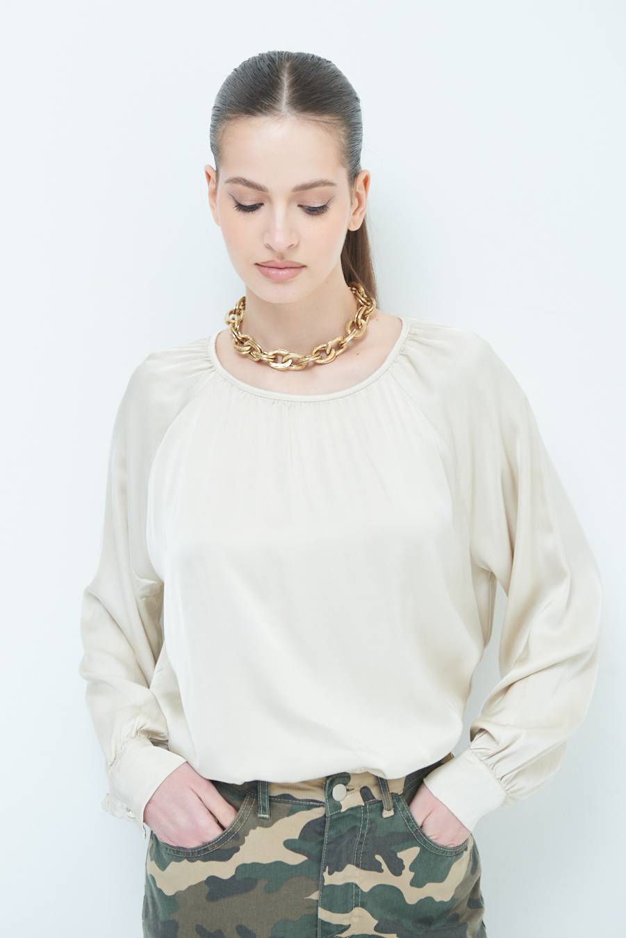 Kikisix CASACCA RASO VISCOSA INCRESPATA COLLO BEIGE