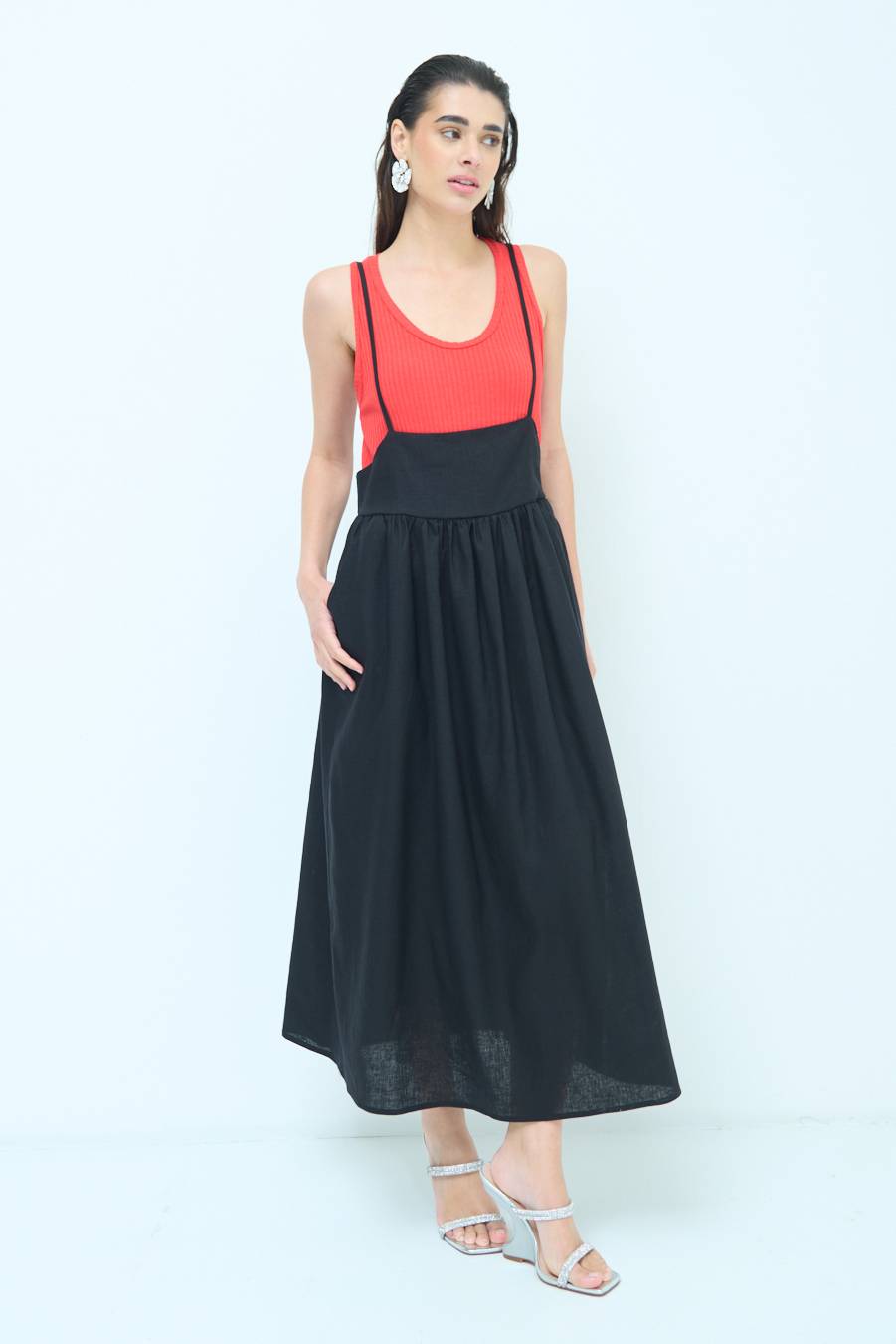 Kikisix ABITO CON TAGLIO SENO MISTO VISCOSA NERO