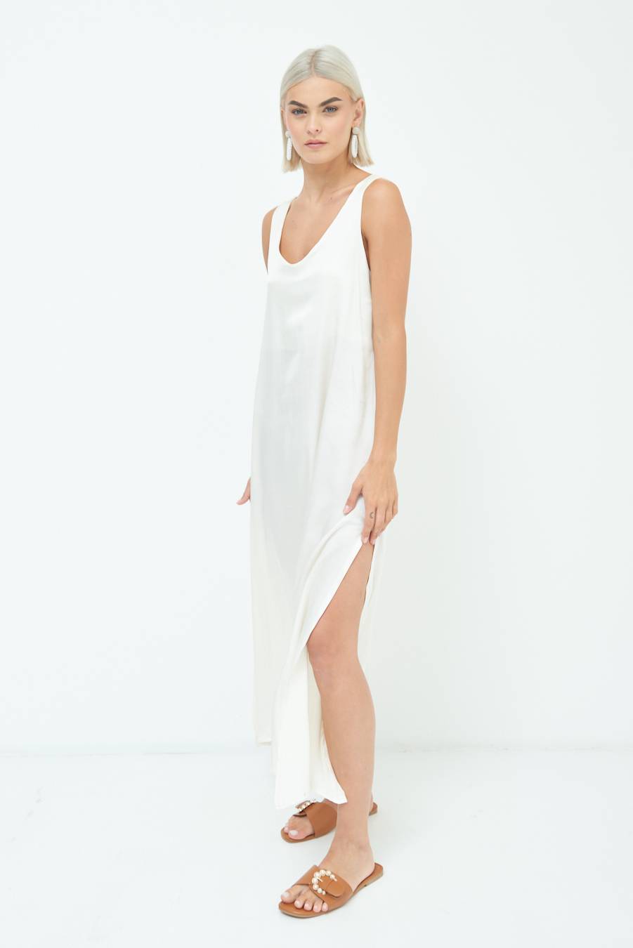 Kikisix ABITO LUNGO SMANICATO CON SPACCHI BURRO