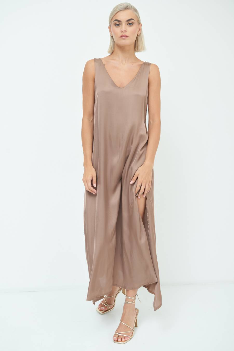 Kikisix ABITO LUNGO SMANICATO CON SPACCHI TABACCO