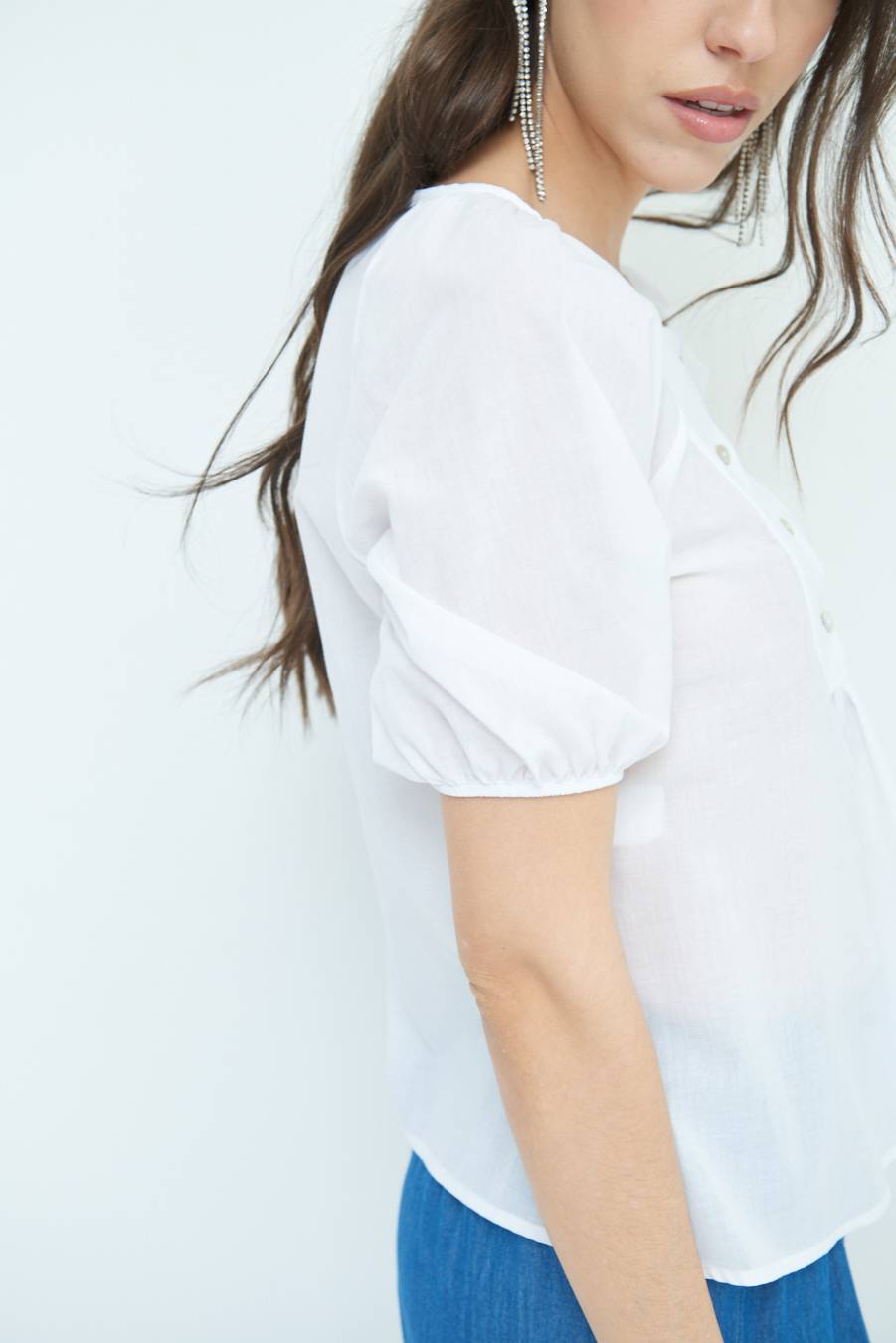 Kikisix CAMICIA CON BOTTONCINI DAV. COTONE BIANCO