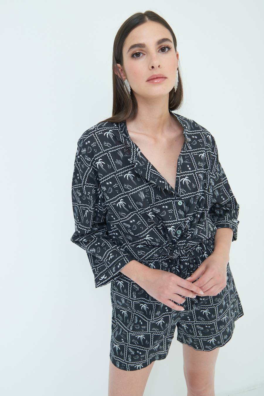 Kikisix CAMICIA CON NODO STAMPA PALME NERO