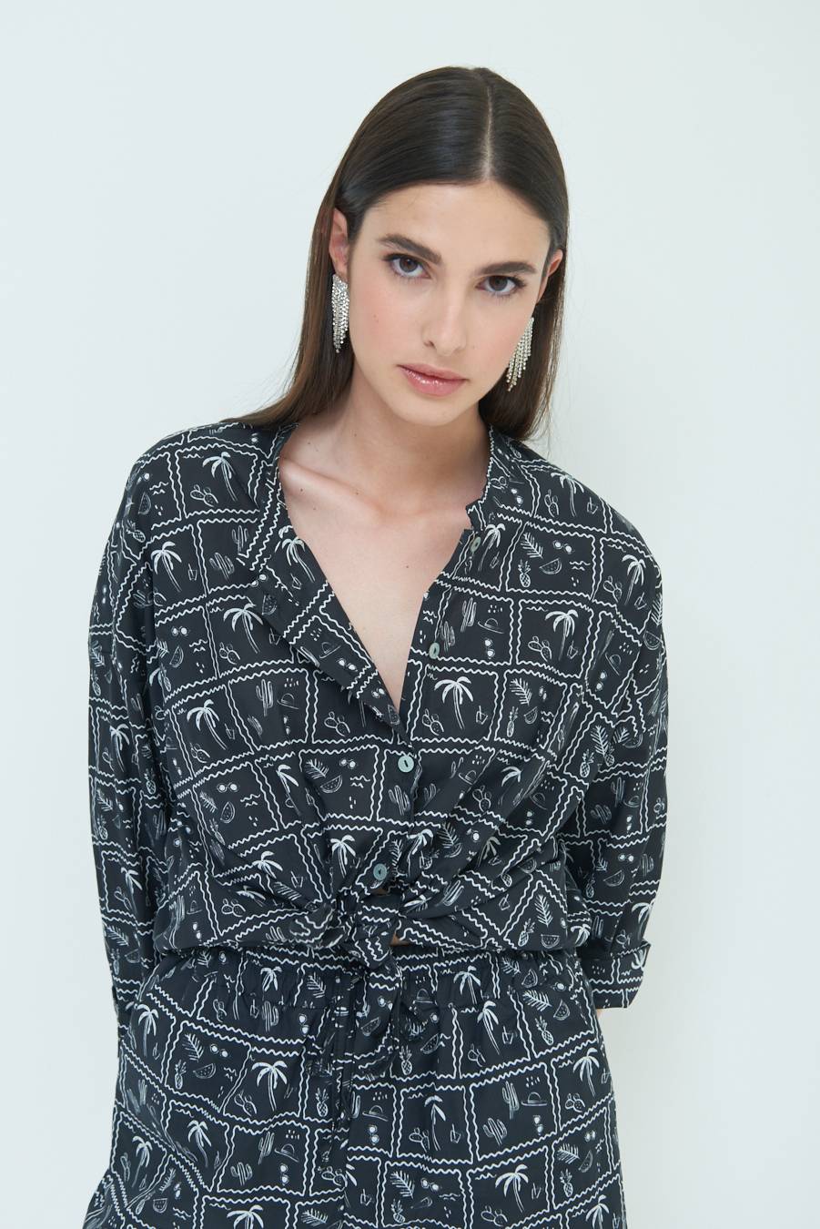 Kikisix CAMICIA CON NODO STAMPA PALME NERO