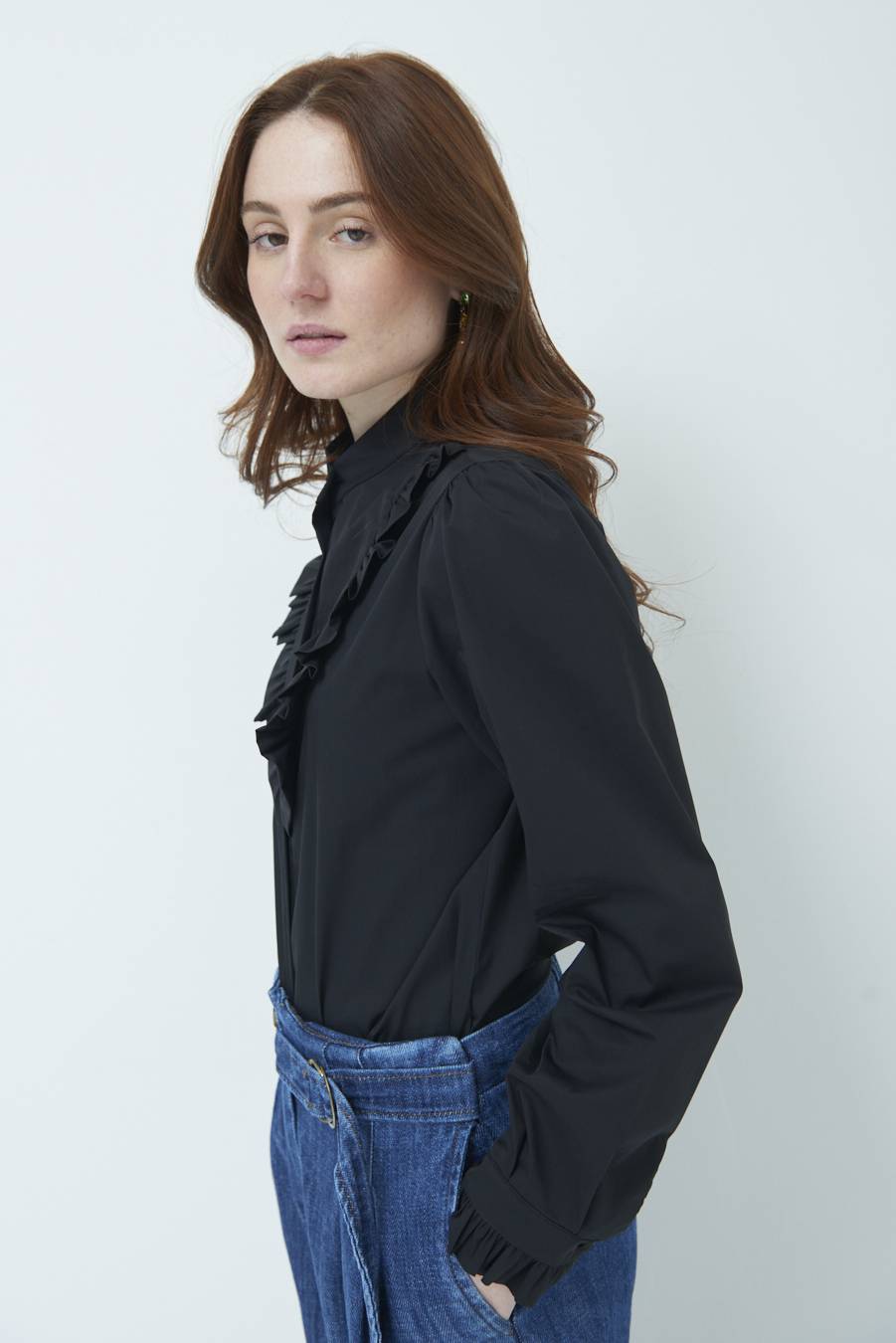 Kikisix CAMICIA CON ROUCHE NERO