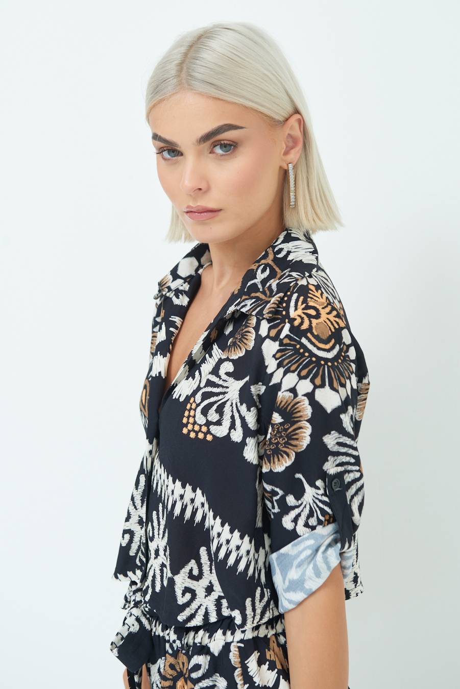 Kikisix CAMICIA CROP BALZA NERO