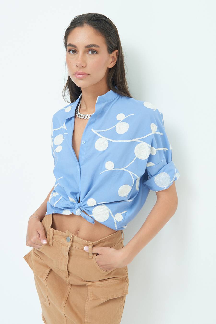 Kikisix CAMICIA NODO RICAMO CERCHIO CELESTE