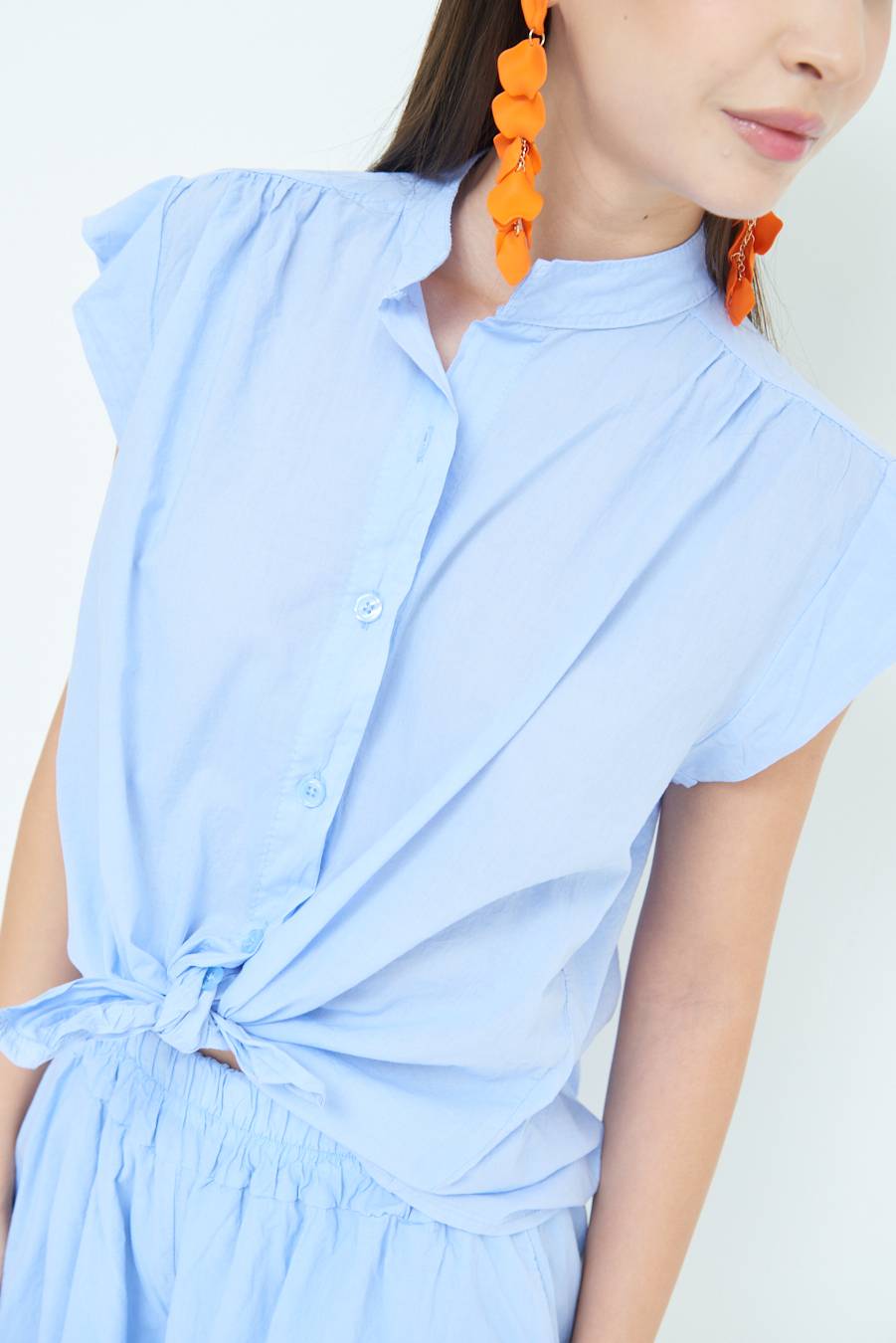 Kikisix CAMICIA SMANICATA CON NODO AZZURRO
