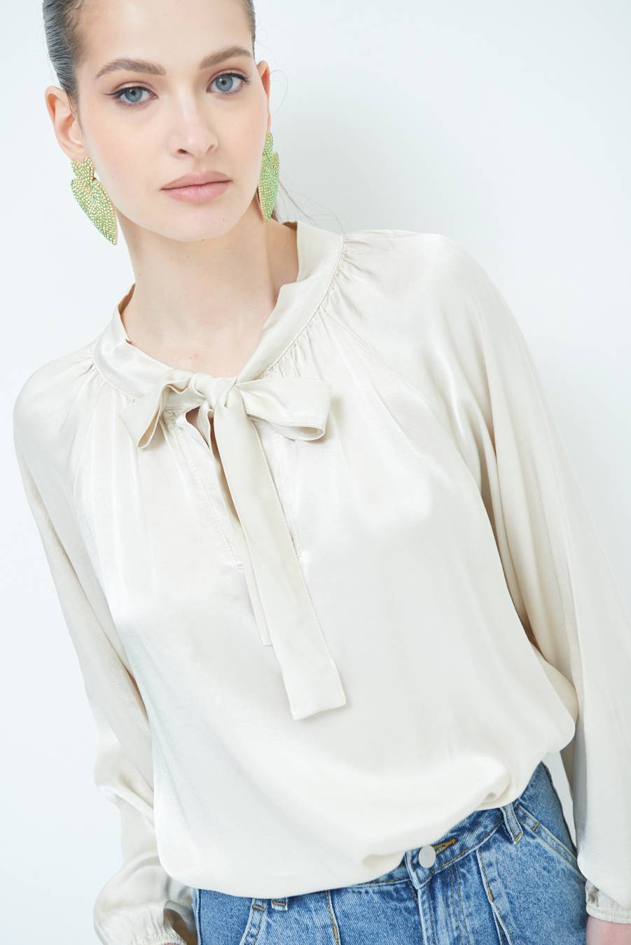 Kikisix CASACCA RASO VISCOSA FIOCCO/CRAVATTA BEIGE