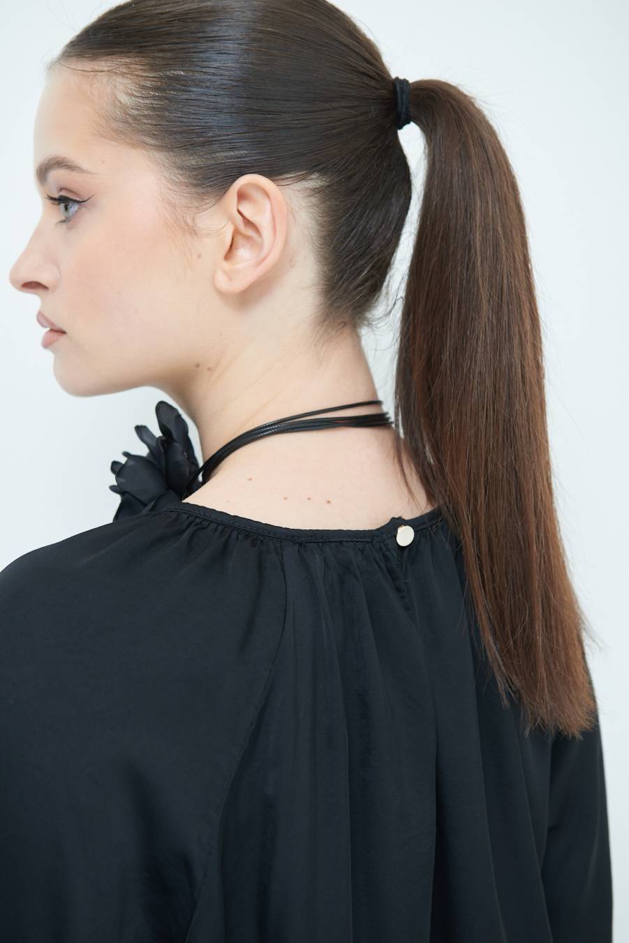 Kikisix CASACCA RASO VISCOSA INCRESPATA COLLO NERO