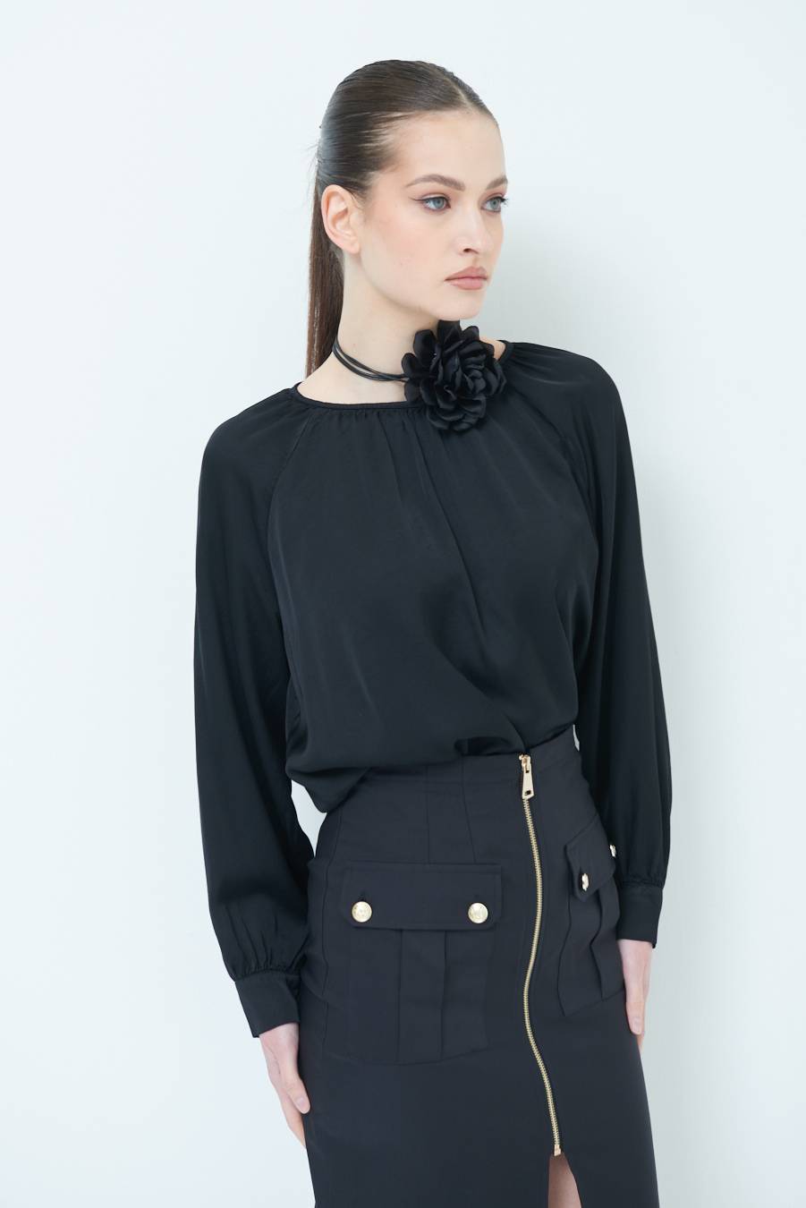 Kikisix CASACCA RASO VISCOSA INCRESPATA COLLO NERO