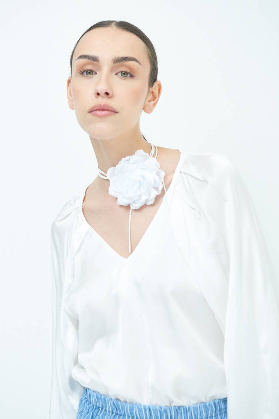 Kikisix CASACCA SCOLLO V RASO VISCOSA BURRO