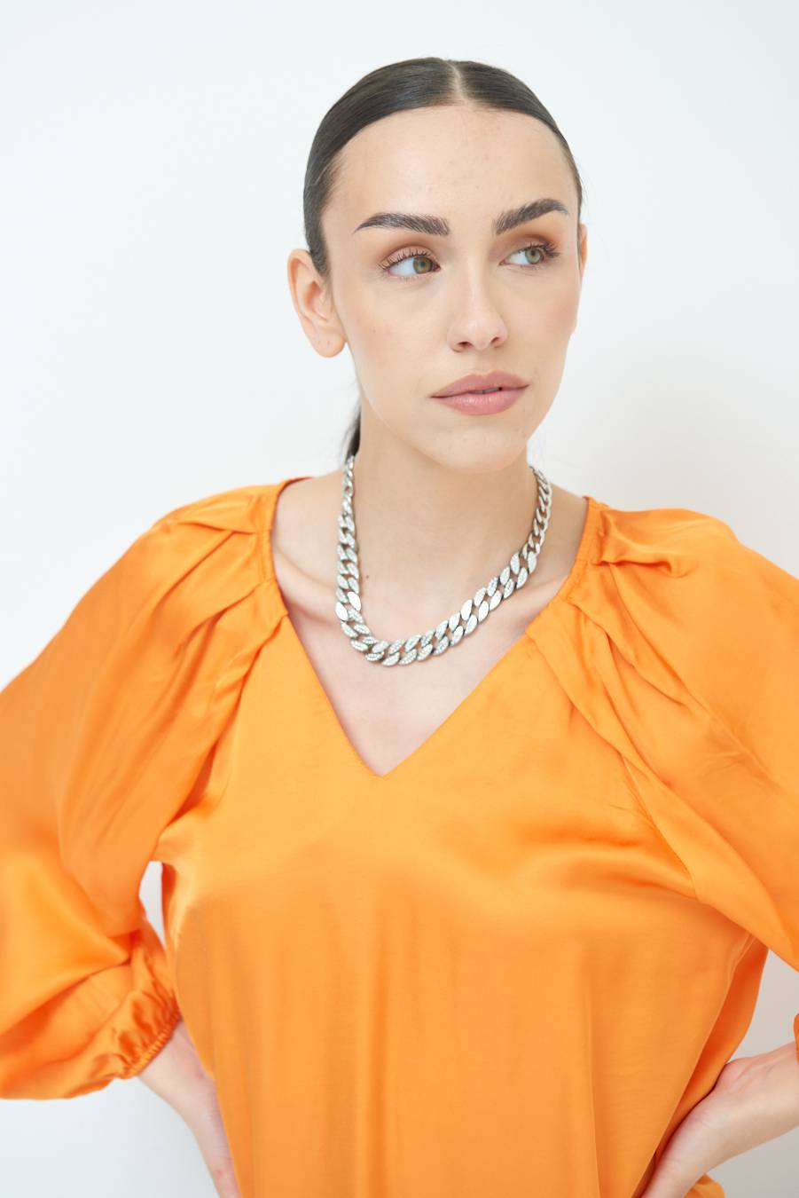 Kikisix CASACCA SCOLLO V RASO VISCOSA MANDARINO