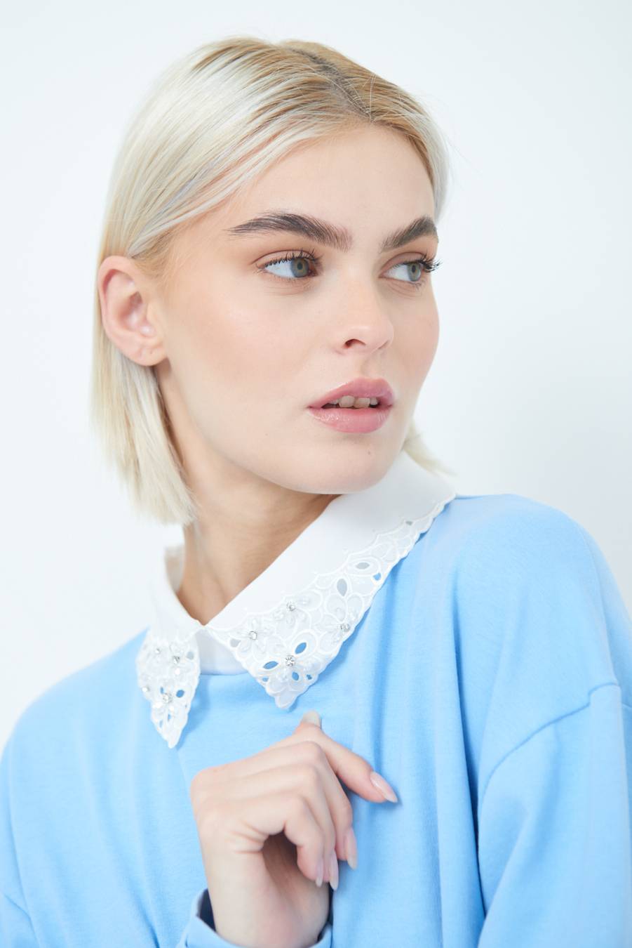 Kikisix FELPA CON COLLETTO CON STRASS CELESTE