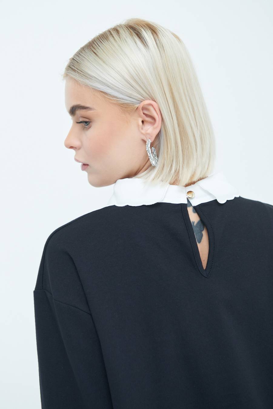 Kikisix FELPA CON COLLETTO CON STRASS NERO